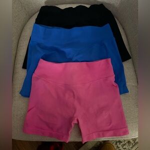 Set of 3 Seamless Scrunch Biker Shorts – Pink, Blue & Black All Size Small
